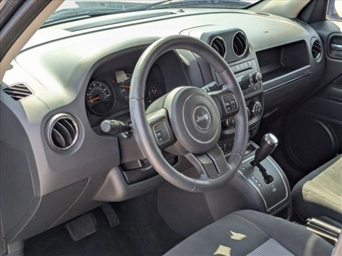Used 2016 Jeep Patriot Latitude image 10