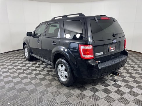 Used 2010 Ford Escape XLT image 4
