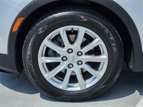Used 2019 Cadillac XT4 Luxury w/ Cold Weather Package image 10