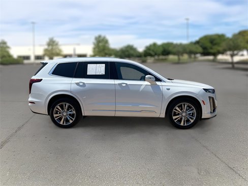 Used 2023 Cadillac XT6 Premium Luxury image 8