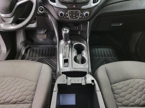 Used 2018 Chevrolet Equinox LT image 19