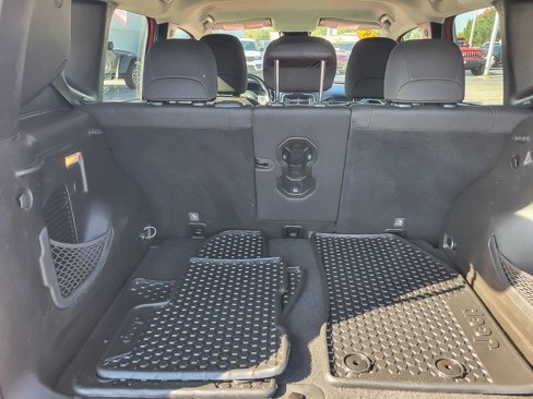 Certified 2018 Jeep Renegade Latitude w/ Safety & Security Group image 20