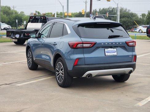Certified 2023 Ford Escape SE image 5