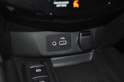 Used 2020 Nissan Rogue SV w/ Premium Package image 16