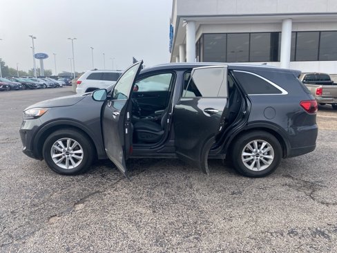 Used 2019 Kia Sorento LX w/ LX Convenience Package image 4