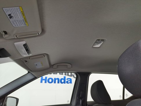 Used 2020 Nissan Kicks SV image 16