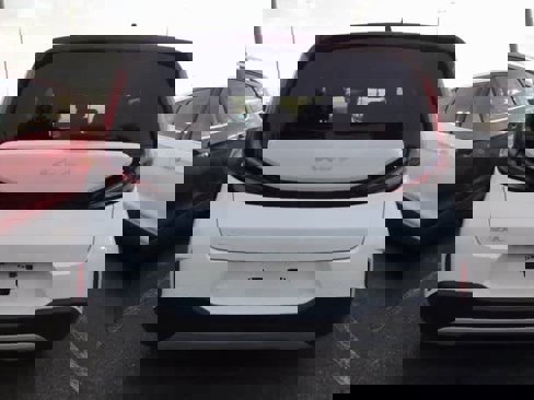 Used 2023 Kia Soul LX w/ LX Technology Package image 5