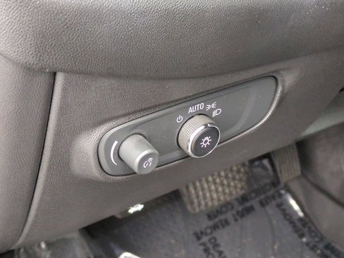 Used 2022 Chevrolet Equinox LT image 17