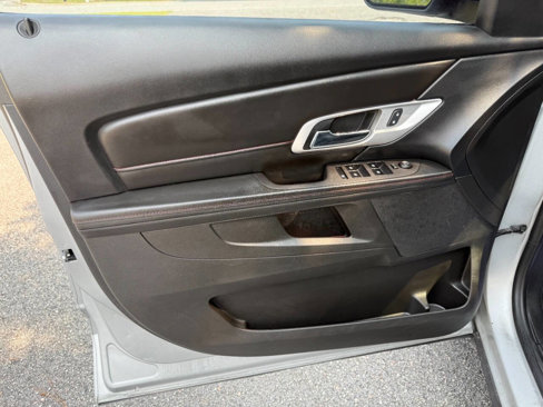 Used 2015 GMC Terrain SLE image 39