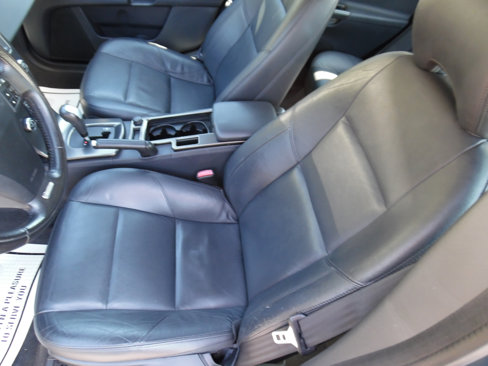 Used 2009 Volvo S40 T5 R-Design image 10