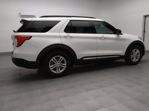 Used 2021 Ford Explorer XLT image 10