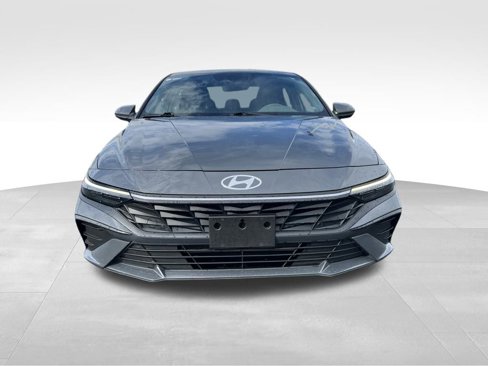 Used 2024 Hyundai Elantra SEL image 2