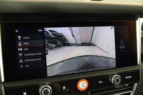 Certified 2025 Porsche Macan image 17