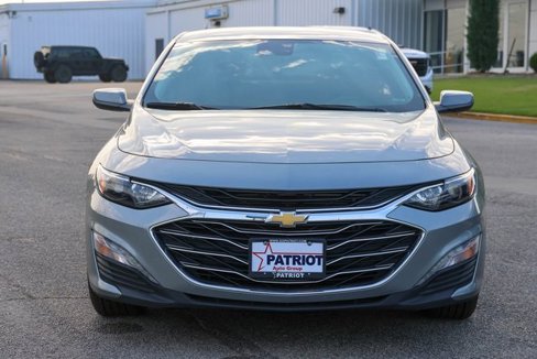 Used 2024 Chevrolet Malibu LT image 2