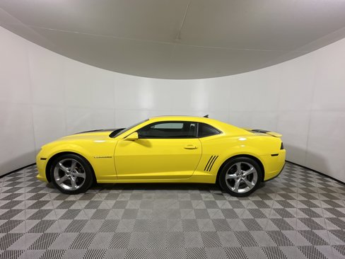Used 2014 Chevrolet Camaro SS w/ RS Package image 4