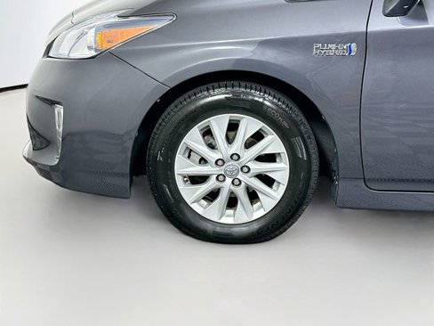 Used 2014 Toyota Prius Plug-In Hybrid image 30