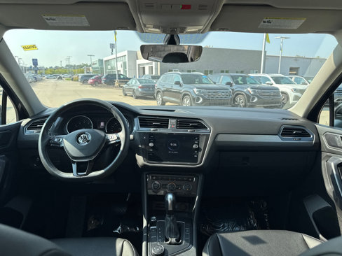 Used 2021 Volkswagen Tiguan SE w/ Panoramic Sunroof Package image 10