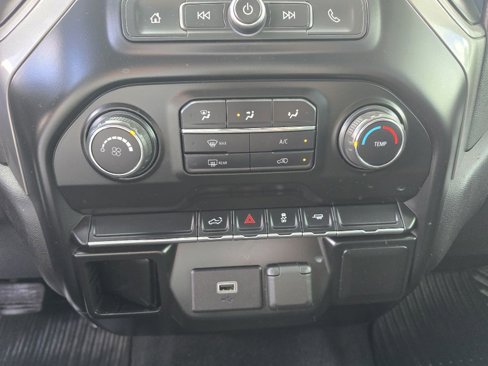 Used 2020 Chevrolet Silverado 1500 Custom w/ Custom Value Package image 19