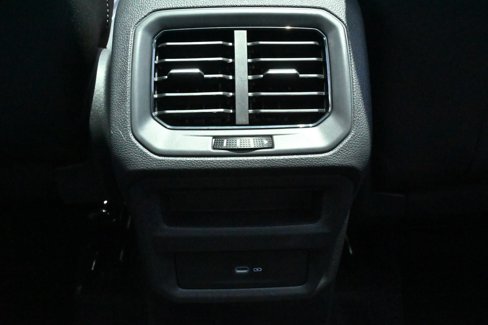 Used 2024 Volkswagen Taos SE w/ Panoramic Sunroof Package image 27