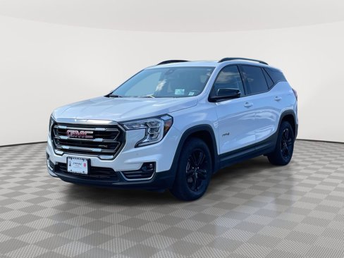 Used 2022 GMC Terrain AT4 w/ Infotainment Package II image 3