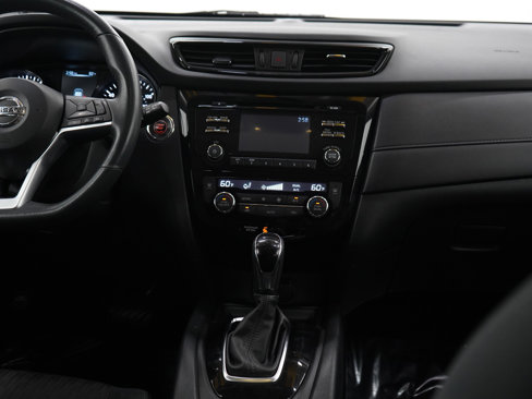 Used 2017 Nissan Rogue SV w/ Midnight Edition Package image 13
