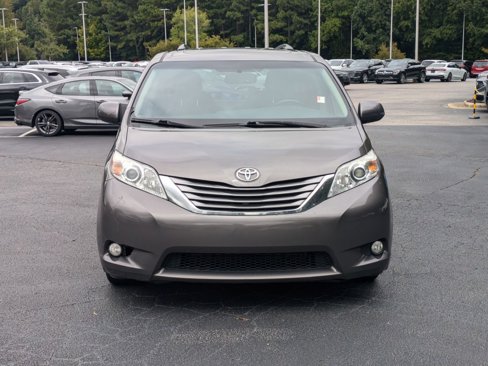 Used 2015 Toyota Sienna XLE Premium image 2
