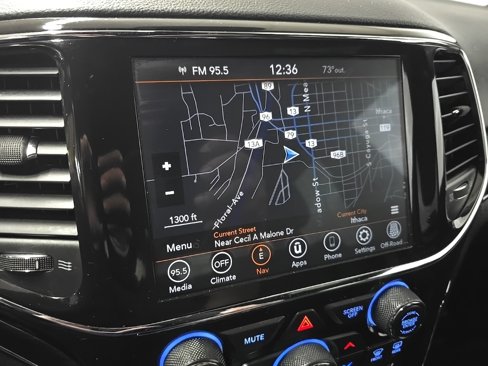 Used 2021 Jeep Grand Cherokee Limited image 25