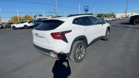 Used 2024 Chevrolet Trax LT w/ Driver Confidence Package image 8
