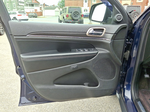 Used 2016 Jeep Grand Cherokee Limited image 14