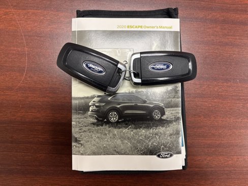 Used 2020 Ford Escape SE image 25