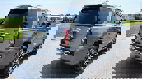 Used 2018 GMC Yukon Denali image 6