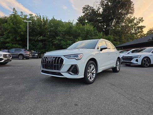 Used 2022 Audi Q3 2.0T Premium Plus image 3