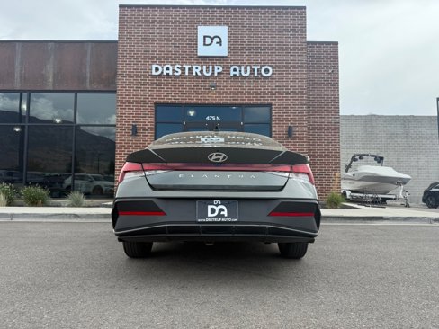 Used 2024 Hyundai Elantra SEL image 7