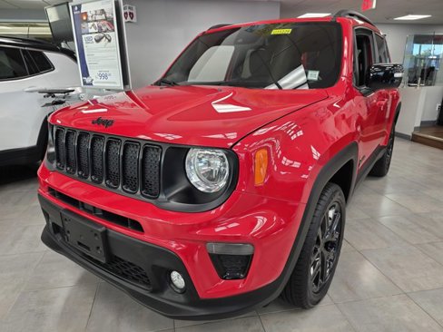 Used 2022 Jeep Renegade Altitude w/ Convenience Group image 2