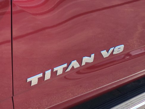 Used 2018 Nissan Titan SV w/ SV Convenience Package image 24