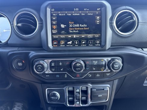 Used 2022 Jeep Wrangler Unlimited Sahara w/ Cold Weather Group image 19