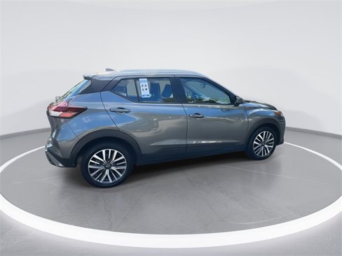 Used 2024 Nissan Kicks SV image 8