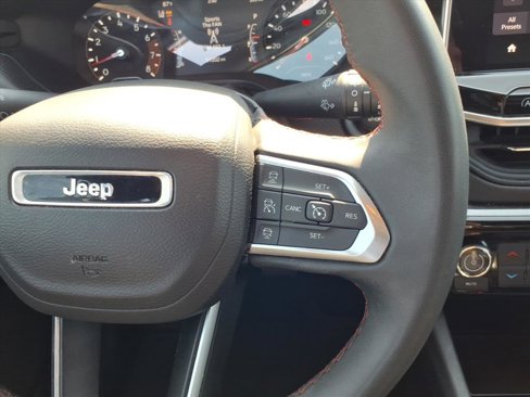 Used 2023 Jeep Compass Trailhawk image 15