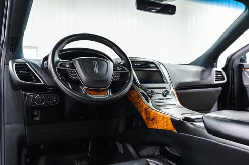 Used 2020 Lincoln Nautilus Reserve image 30