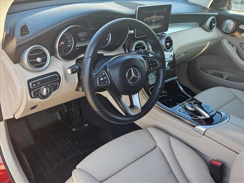 Used 2017 Mercedes-Benz GLC 300 4MATIC image 10