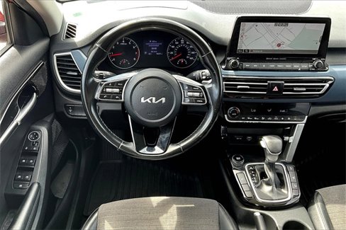 Used 2023 Kia Seltos Nightfall Edition image 5