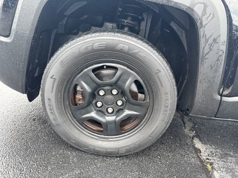 Used 2018 Jeep Renegade Sport w/ Power & Air Group image 21