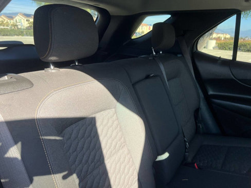 Used 2018 Chevrolet Equinox LT image 18