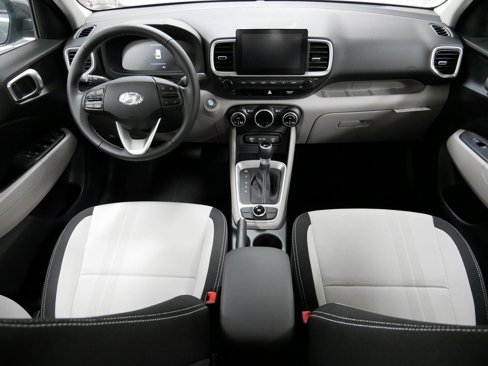 New 2025 Hyundai Venue SEL image 17
