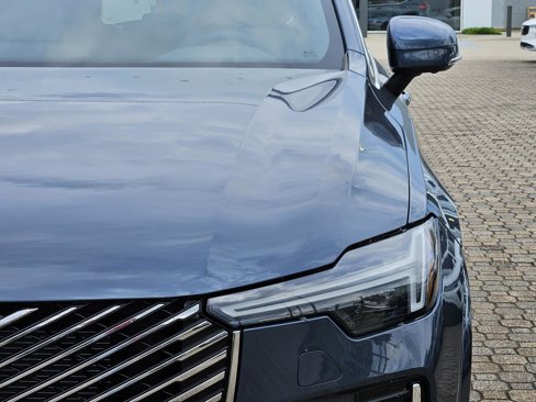 New 2025 Volvo XC90 B5 Plus w/ Protection Package Premier image 7