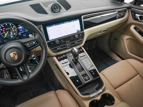 Certified 2023 Porsche Macan Turbo image 19