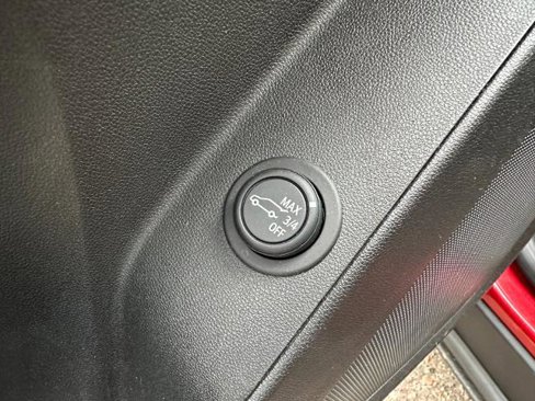 Used 2024 Chevrolet Equinox LT image 18