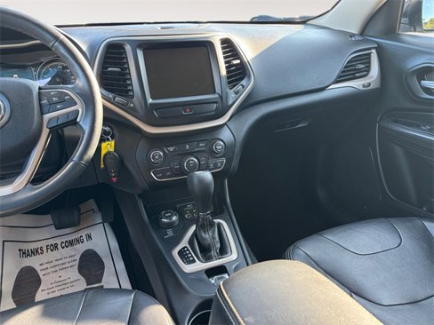 Used 2016 Jeep Cherokee Latitude image 11