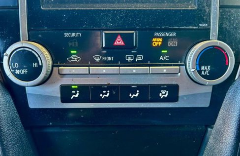 Used 2014 Toyota Camry SE image 14