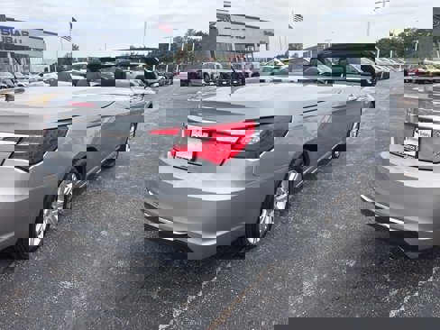 Used 2013 Chrysler 200 Touring image 7